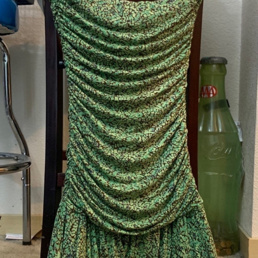 Beautiful Green vintage BCBG strapless dress S slinky convertible